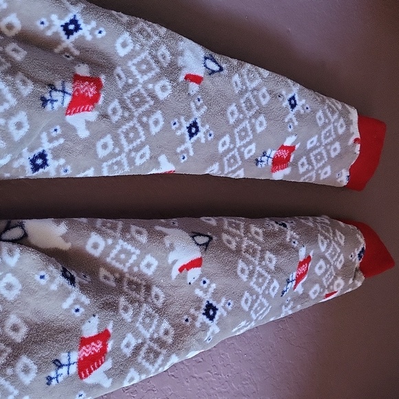 Matching Women's Polarbear Pajamas - Picture 13 of 17